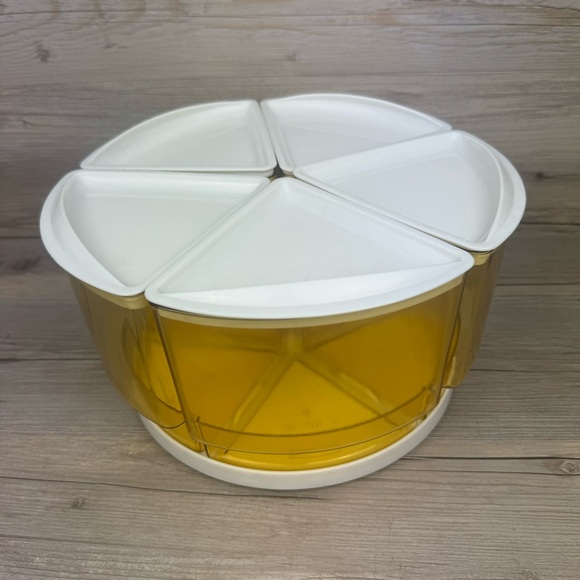 Vintage Rubbermaid Spin-a-Bin Lazy Susan 5
Canister Set - Picture 1 of 16